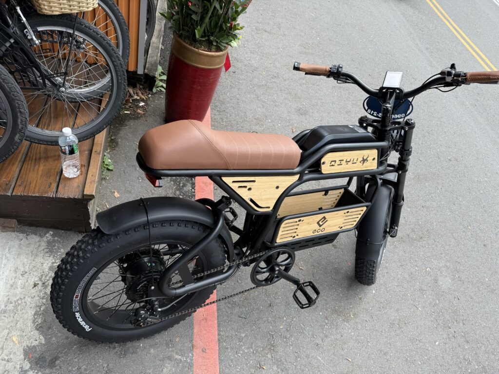 Motorcycle-like eBike